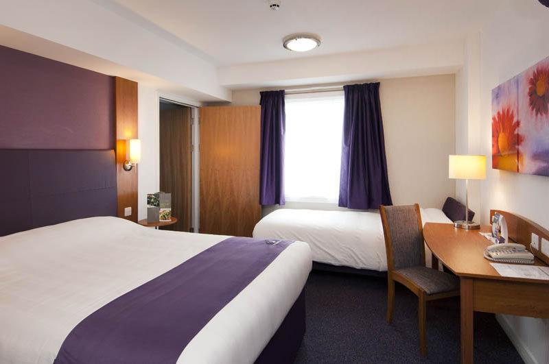 Premier Inn Birmingham Oldbury Oldbury  Buitenkant foto
